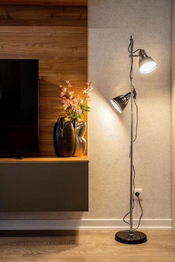North Twin1 - Aviatiei Apartment Bukares Bagian luar foto